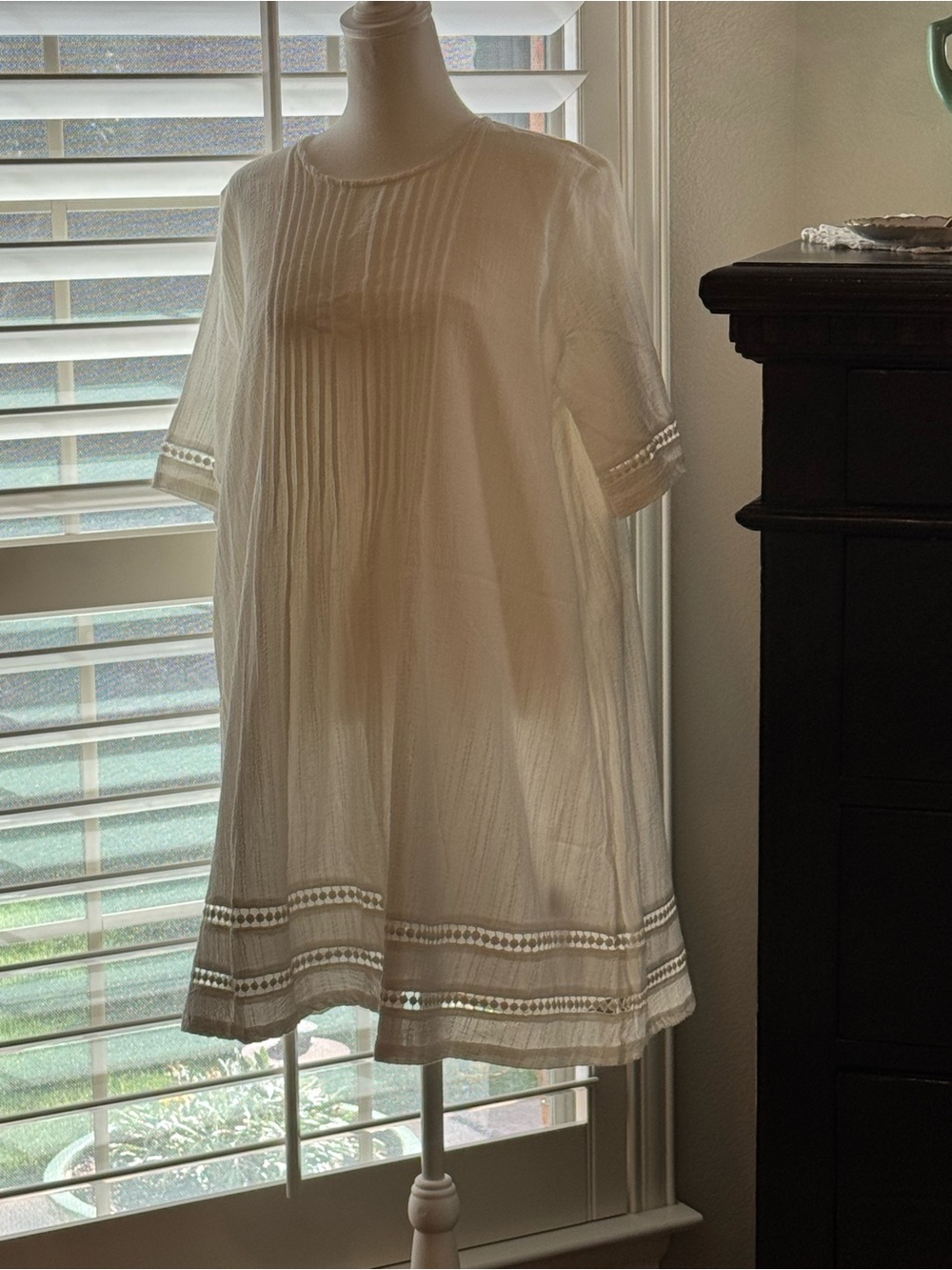 Buffalo David Bitton White Pintuck Short Sleeve Midi Dress